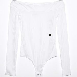 NEW Hollister Off-the-Shoulder Long Sleeve Ribbed White Bodysuit - Small